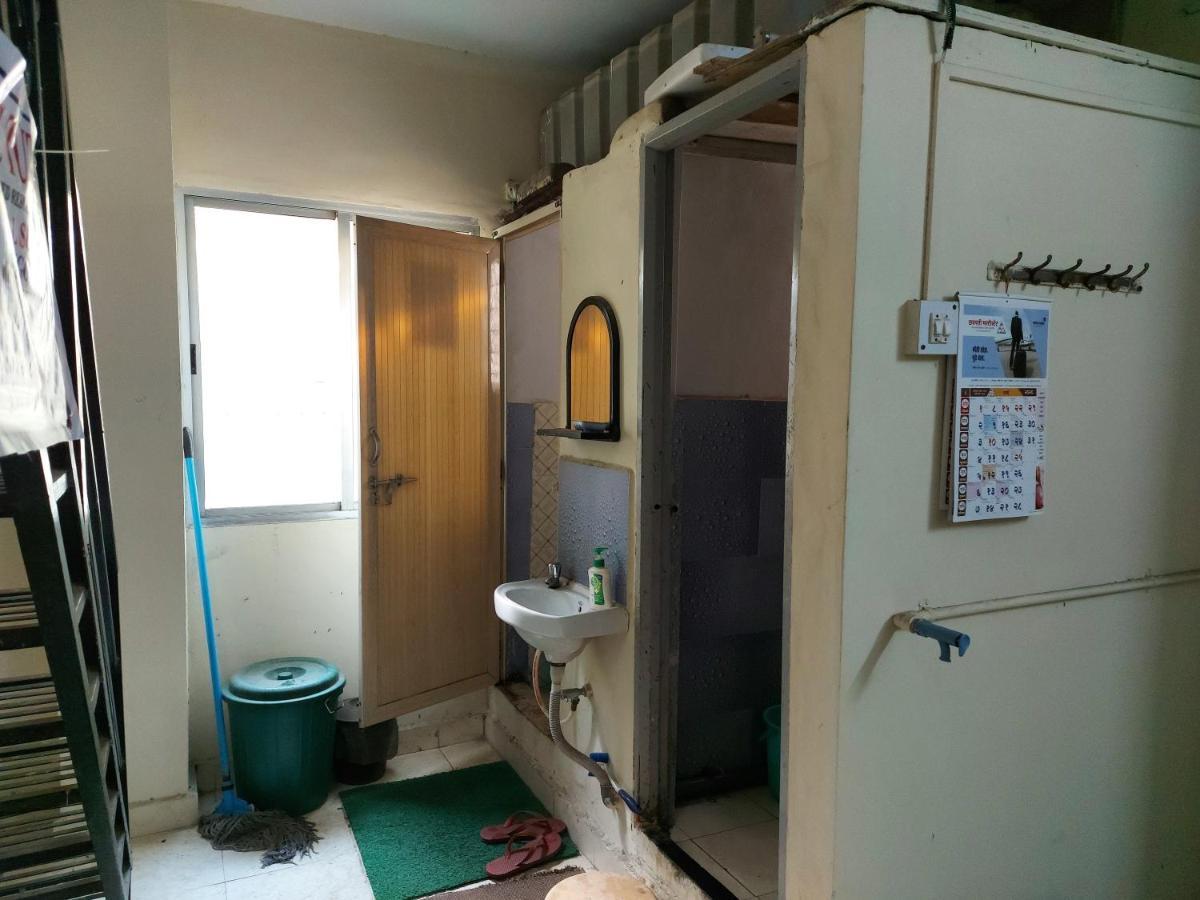 Mohire Males Only Guest house Pune